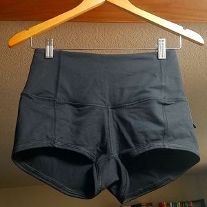 VICTORIA SPORT - Knockout High Rise short